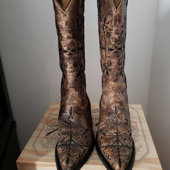 Cowboy boots - Picture 1 of 3
